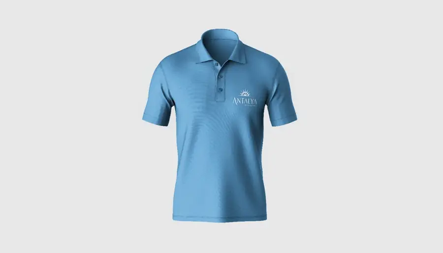 Antalya Fish & Grill: Uniforme tipo polo